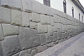 Cusco, Calle Hatun Rumiyoc, stone with 12 corners